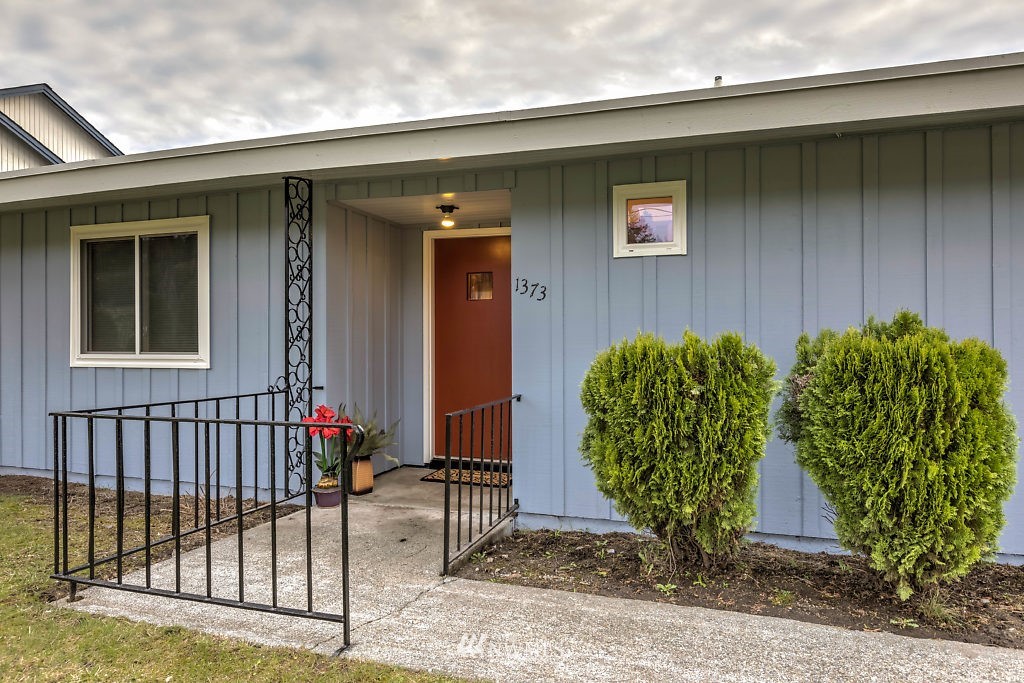 1373 Swantown Road Oak Harbor, WA 98277 - Photo 4 of 25 Gallery Image 4