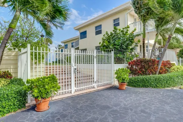 $9,000 | 1400 South Ocean Boulevard, Unit 9S, Lauderdale-by-the-Sea, FL 33062