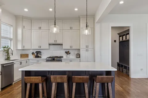 $749,900 | 2003 B Hutton Drive, Nashville, TN 37210