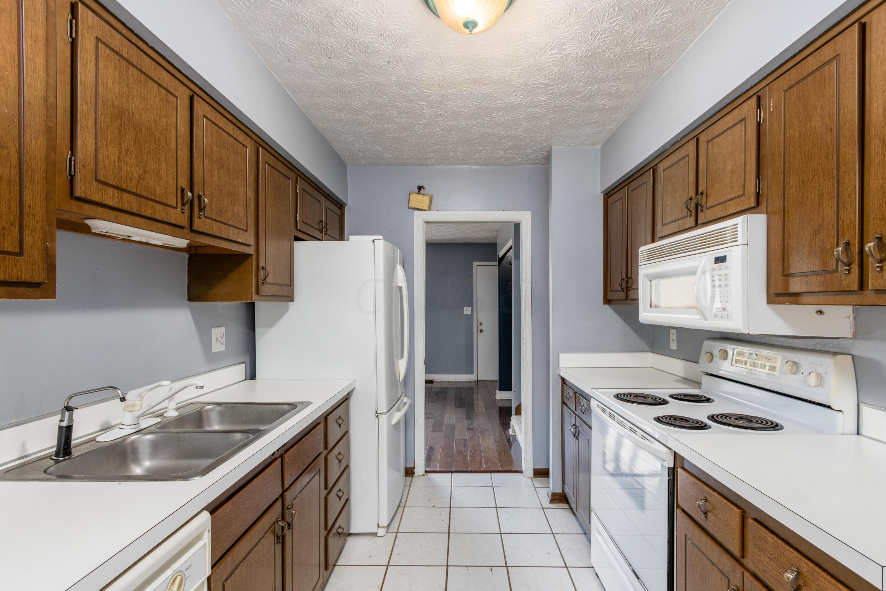 5830 Godown Road Columbus, OH 43235 - Photo 11 of 31 E_5830_Godown_Rd-017_1