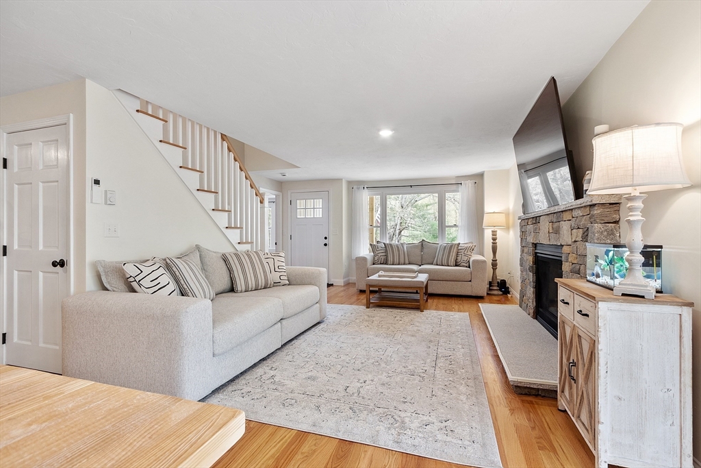 26 Chestnut Street Douglas, MA 01516 - Photo 11 of 38 Gallery Image 11