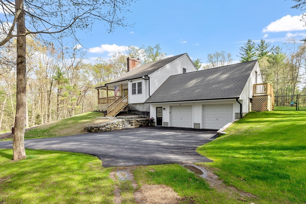 26 Chestnut Street Douglas, MA 01516 - Photo 2 of 38 Gallery Image 2