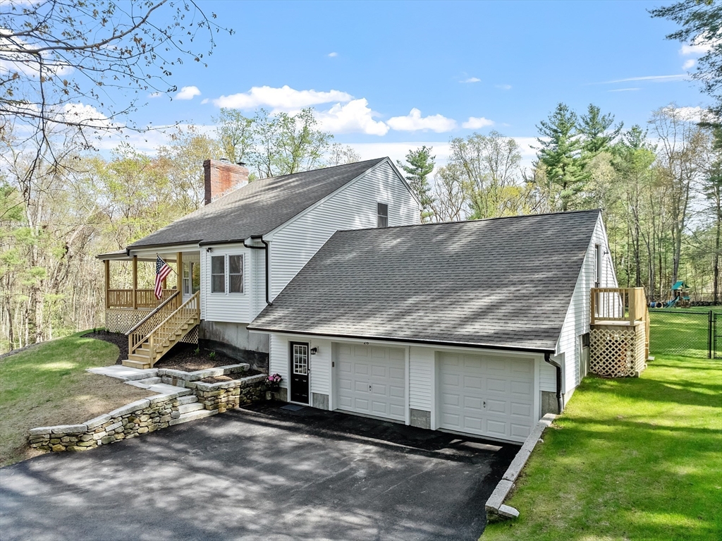 26 Chestnut Street Douglas, MA 01516 - Photo 4 of 38 Gallery Image 4