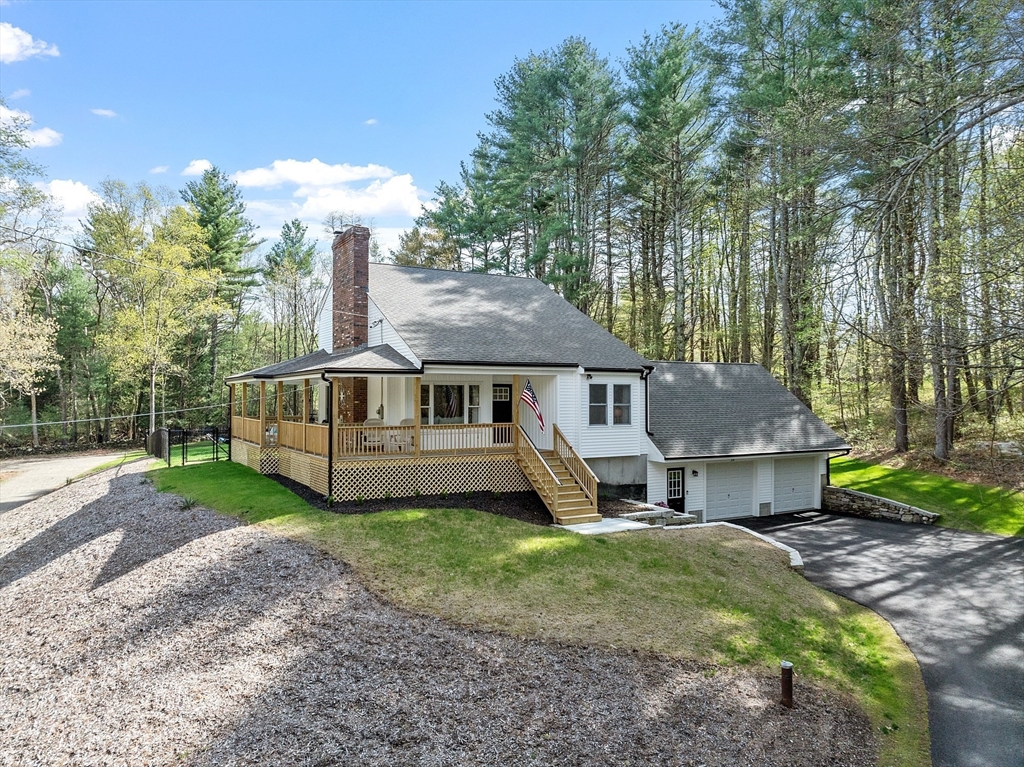 26 Chestnut Street Douglas, MA 01516 - Photo 5 of 38 Gallery Image 5