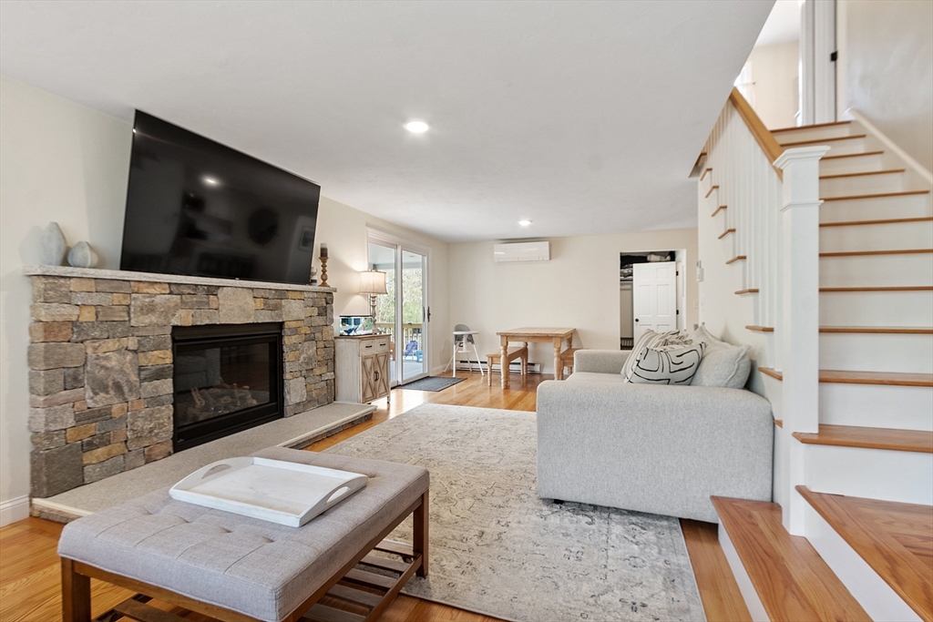 26 Chestnut Street Douglas, MA 01516 - Photo 9 of 38 Gallery Image 9