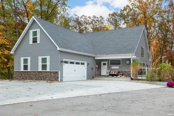 $750,000 | 122 Thornbush Drive, West Lafayette, IN 47906