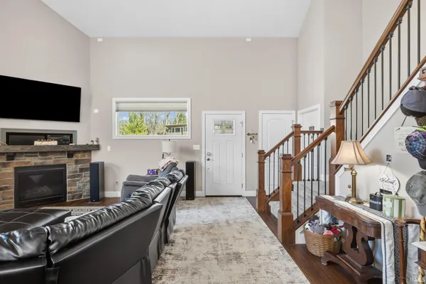 $750,000 | 122 Thornbush Drive, West Lafayette, IN 47906