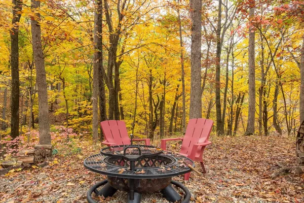 $750,000 | 122 Thornbush Drive, West Lafayette, IN 47906