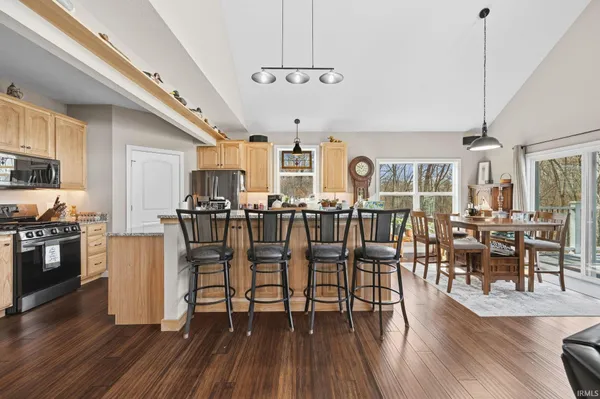 $750,000 | 122 Thornbush Drive, West Lafayette, IN 47906