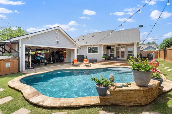 $895,000 | 601 West 17th Street, Georgetown, TX 78626