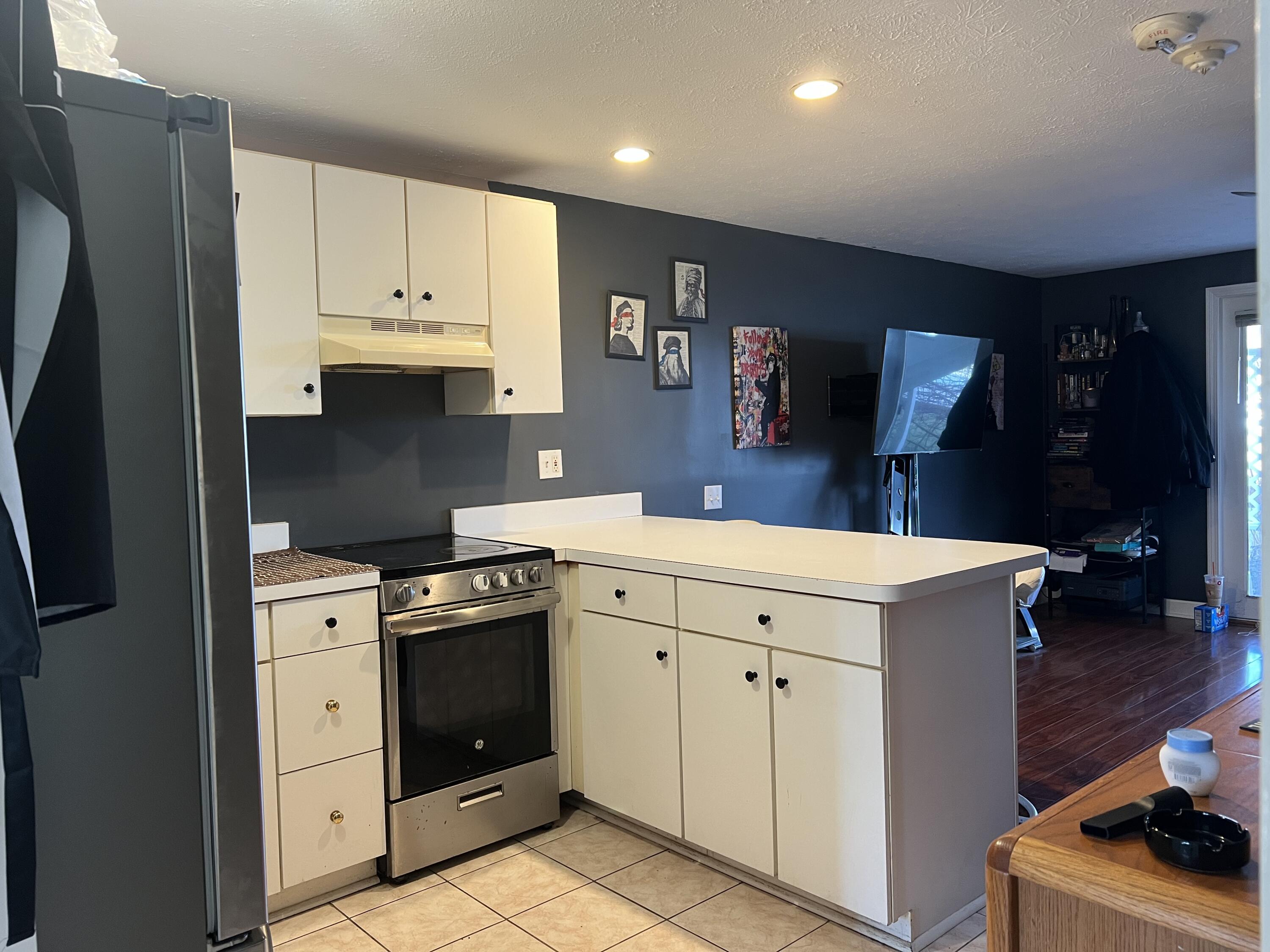 444 Main Street, Unit 101 Ogunquit, ME 03907 - Photo 4 of 18 IMG_1496