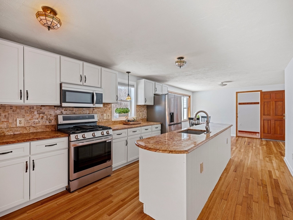 399 Long Hill Road Bolton, MA 01740 - Photo 2 of 37