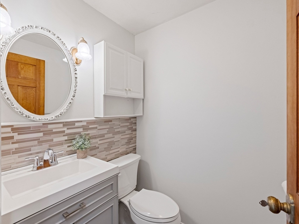 399 Long Hill Road Bolton, MA 01740 - Photo 21 of 37