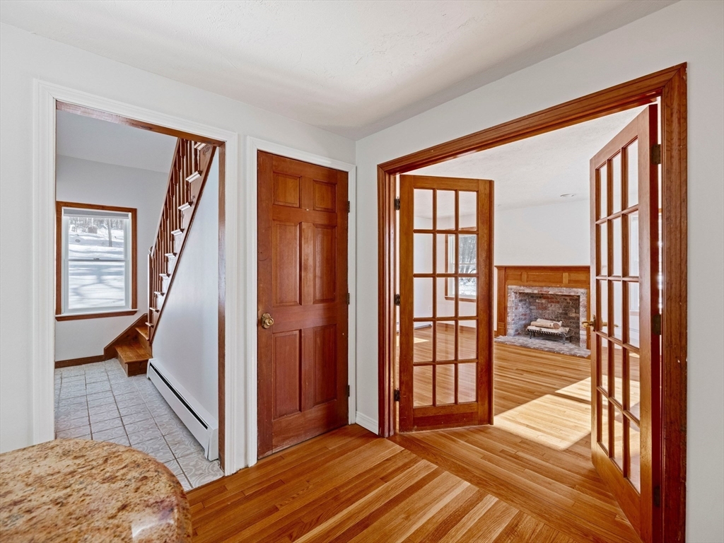 399 Long Hill Road Bolton, MA 01740 - Photo 5 of 37