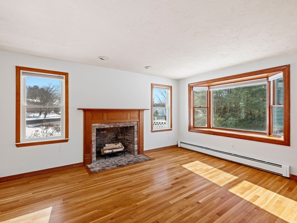 399 Long Hill Road Bolton, MA 01740 - Photo 6 of 37