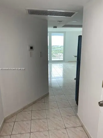 $2,650 | 5401 Collins Avenue, Unit 833, Miami Beach, FL 33140