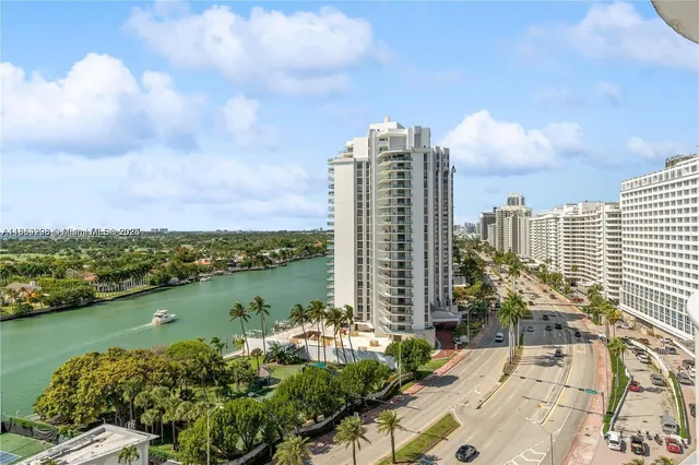 $2,650 | 5401 Collins Avenue, Unit 833, Miami Beach, FL 33140