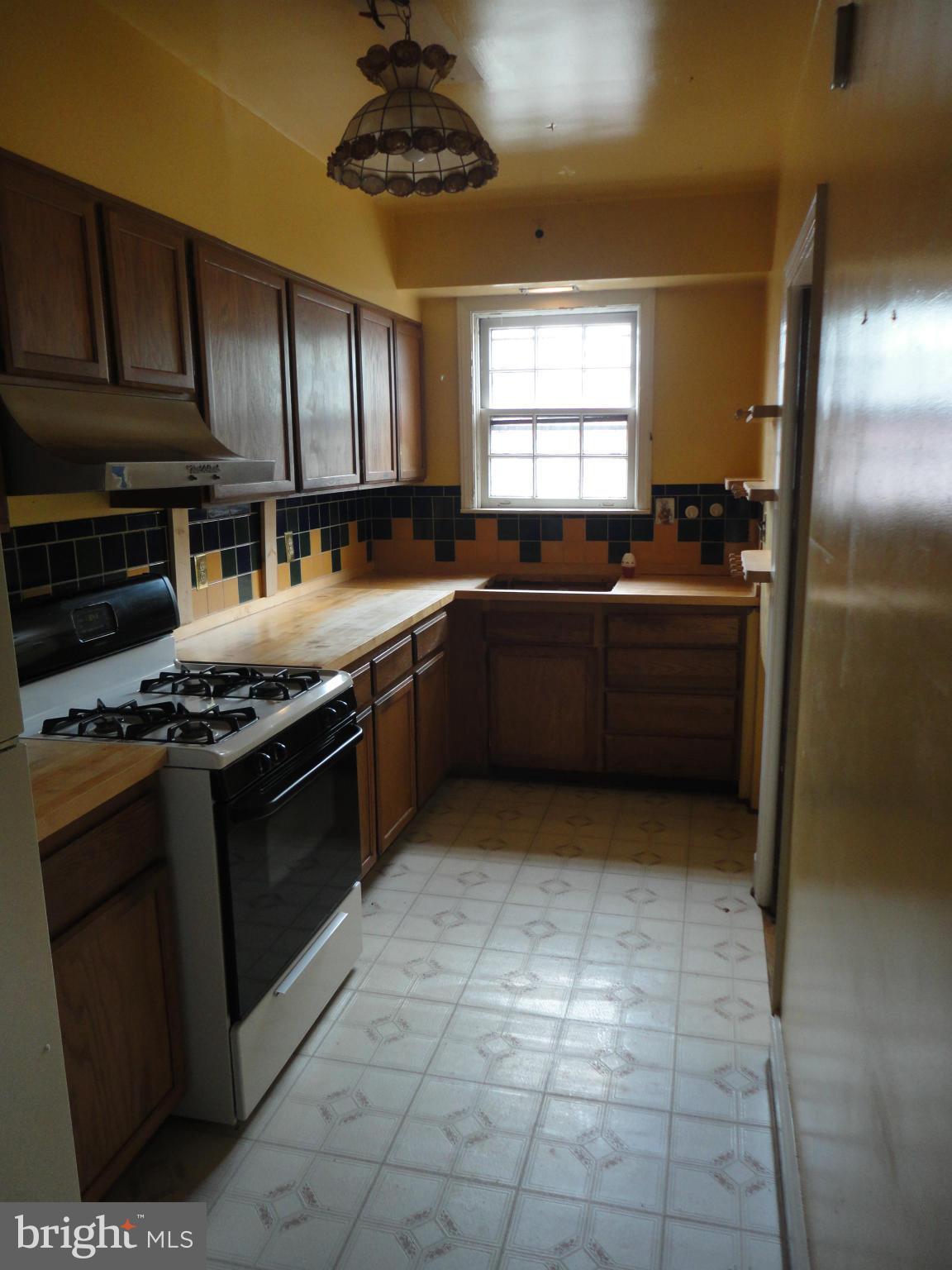 3701 Kimble Road Baltimore, MD 21218 - Photo 9 of 20 Kitchen