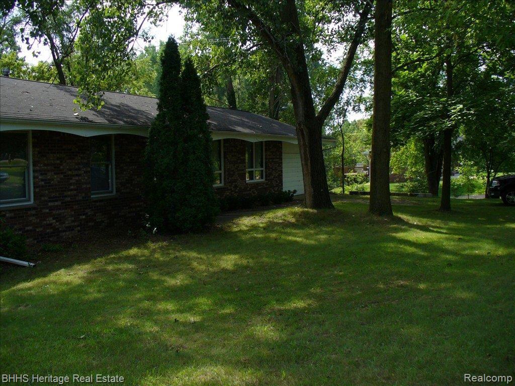 9941 Carpenter Road Milan, MI 48160 - Photo 2 of 19 FRONT