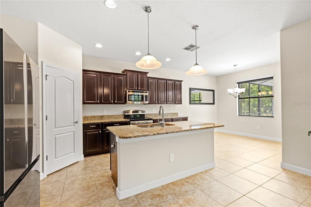 2892 Spring Breeze Way Kissimmee, FL 34744 - Photo 9 of 78
