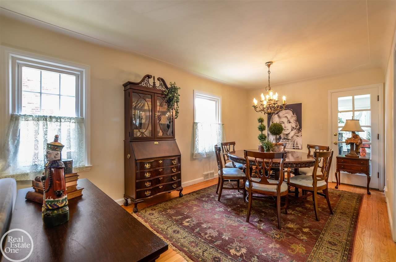 474 Allard Road Grosse Pointe, MI 48236 - Photo 6 of 29 50046390-5.JPG