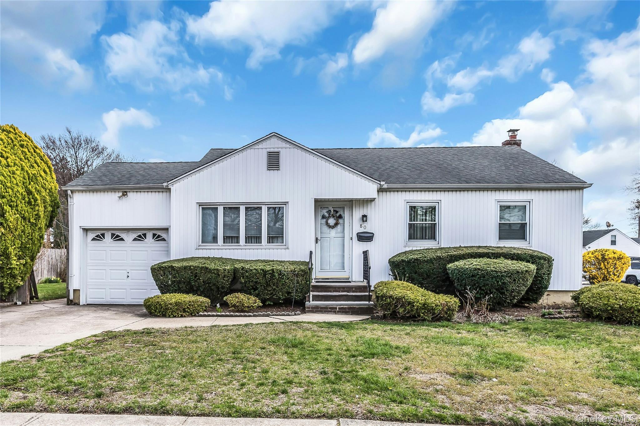 80 Knickerbocker Road North Plainview, NY 11803 - Photo 1 of 27