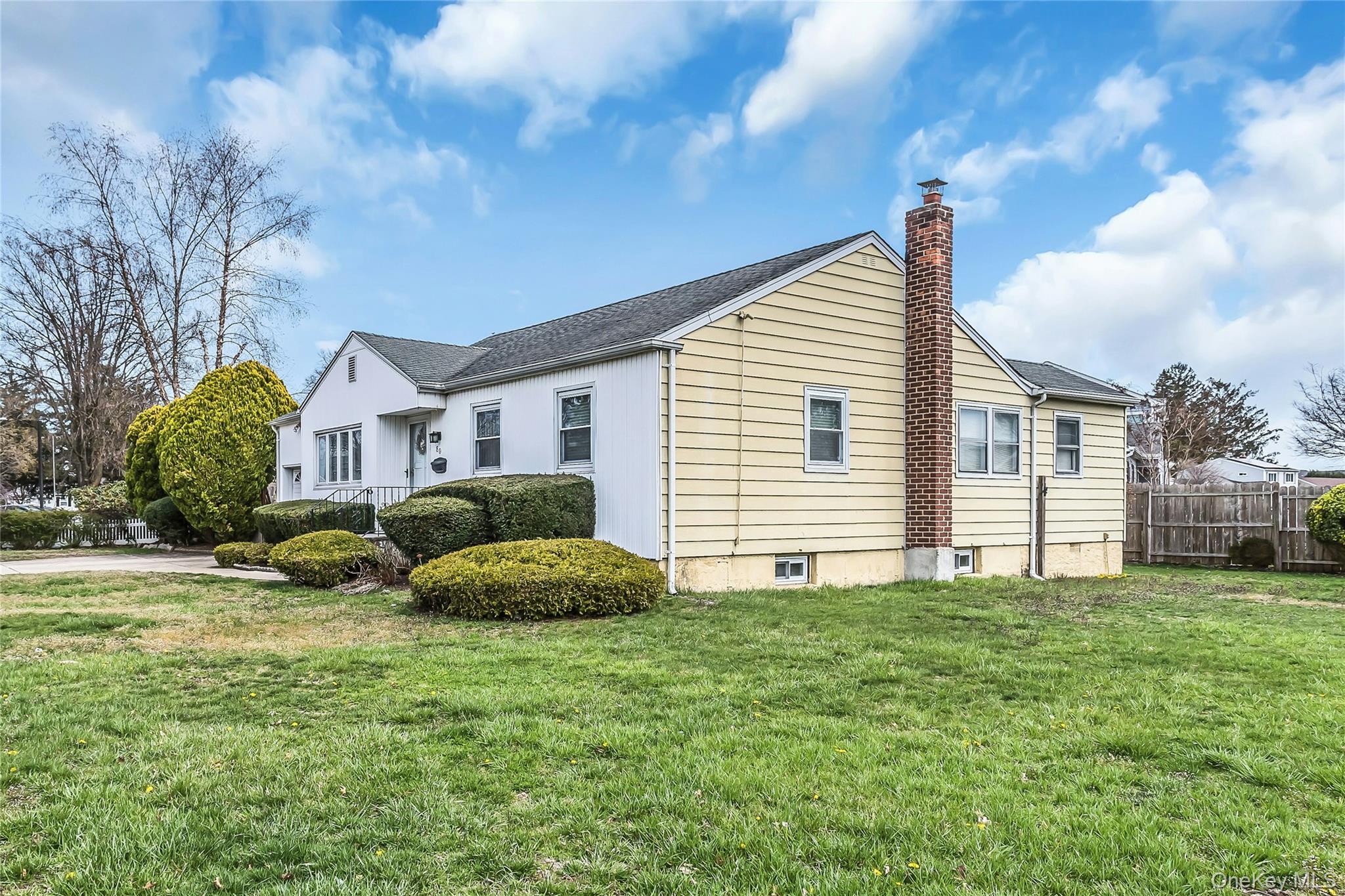 80 Knickerbocker Road North Plainview, NY 11803 - Photo 3 of 27