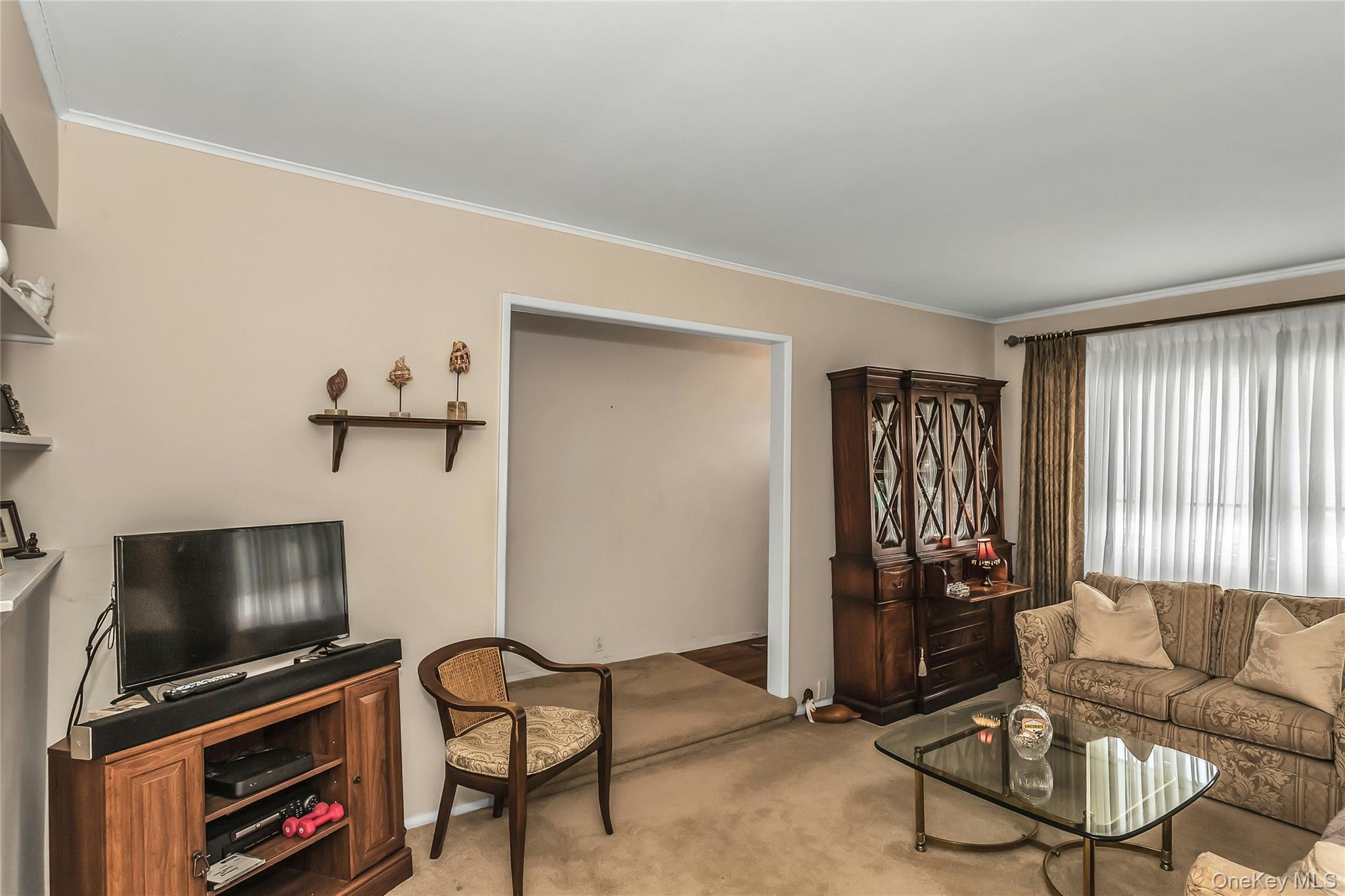 80 Knickerbocker Road North Plainview, NY 11803 - Photo 7 of 27