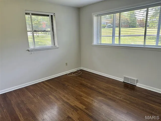 $2,900 | 8423 Louwen Drive, Clayton, MO 63105