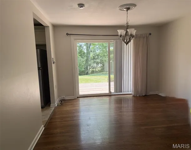 $2,900 | 8423 Louwen Drive, Clayton, MO 63105