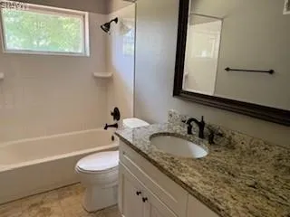 $2,900 | 8423 Louwen Drive, Clayton, MO 63105