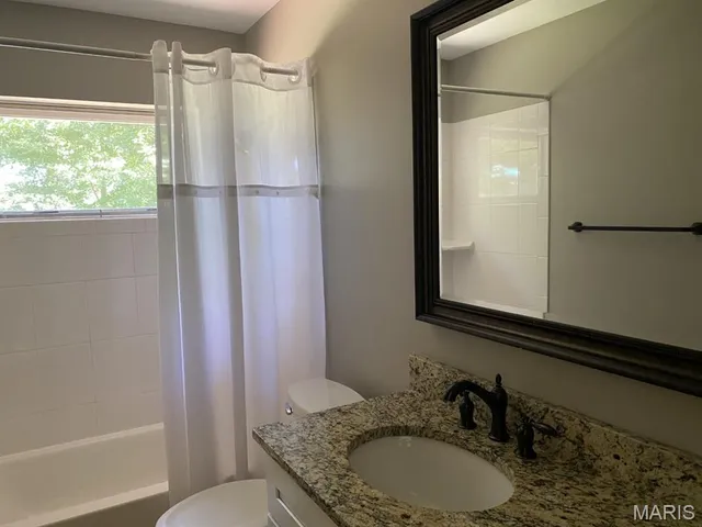 $2,900 | 8423 Louwen Drive, Clayton, MO 63105