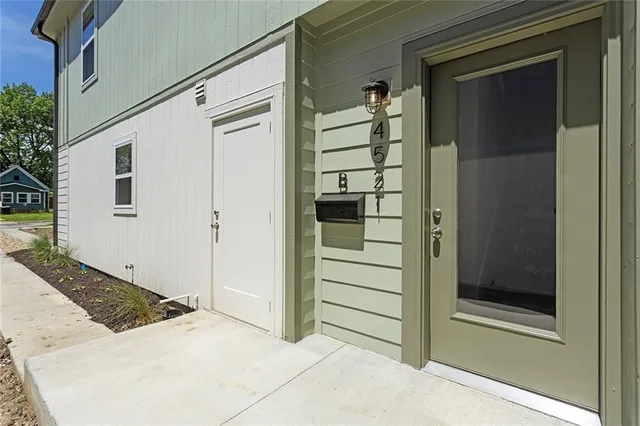 $259,900 | 4527 Forest Avenue, Unit B, Kansas City, MO 64110