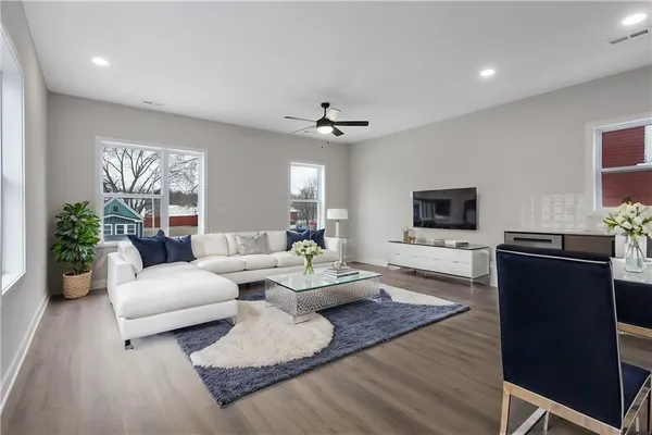 $235,000 | 4527 Forest Avenue, Unit B, Kansas City, MO 64110