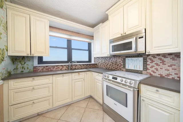 $385,000 | 7855 Boulevard East, Unit 17L, North Bergen, NJ 07047