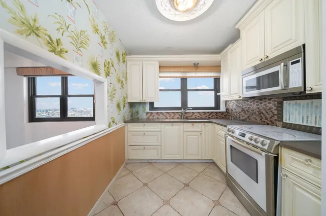 $385,000 | 7855 Boulevard East, Unit 17L, North Bergen, NJ 07047