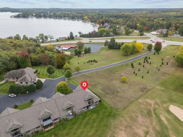 $385,000 | N2369 Fairway View Lane, Unit 6, Wautoma, WI 54982