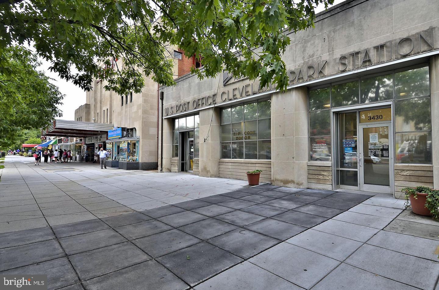 2712 Ordway Street Northwest, Unit 5 Washington, DC 20008 - Photo 25 of 26 a front view of a house with garden