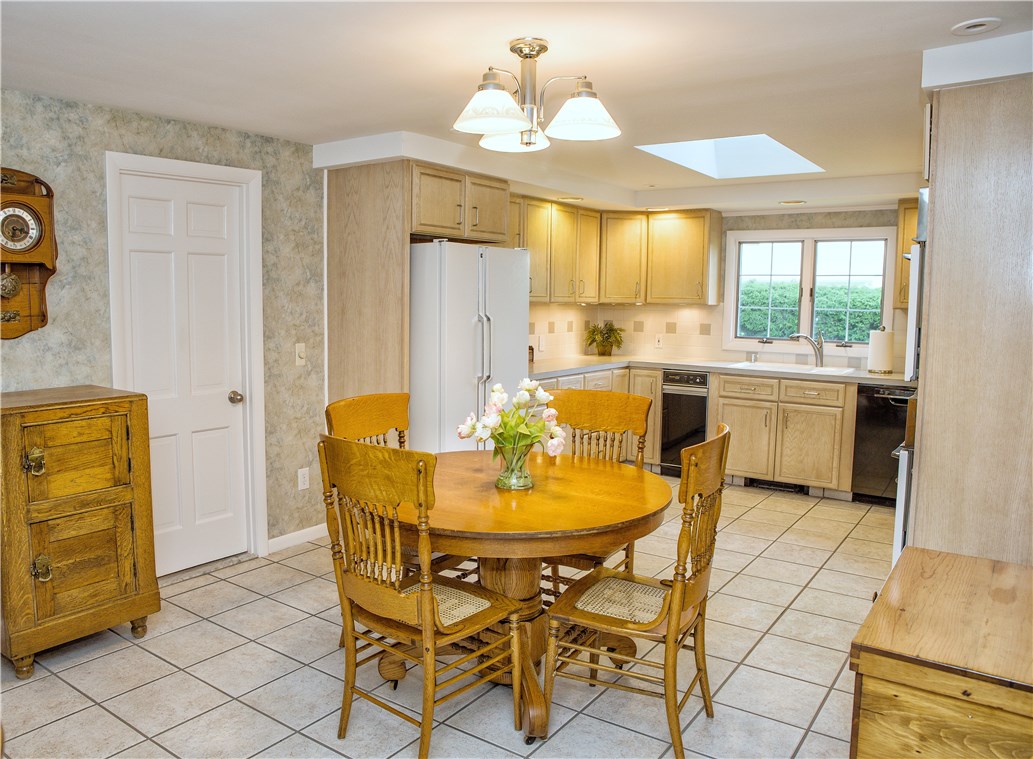 23 West Bel Air Road Cranston, RI 02920 - Photo 12 of 26 Gallery Image 12