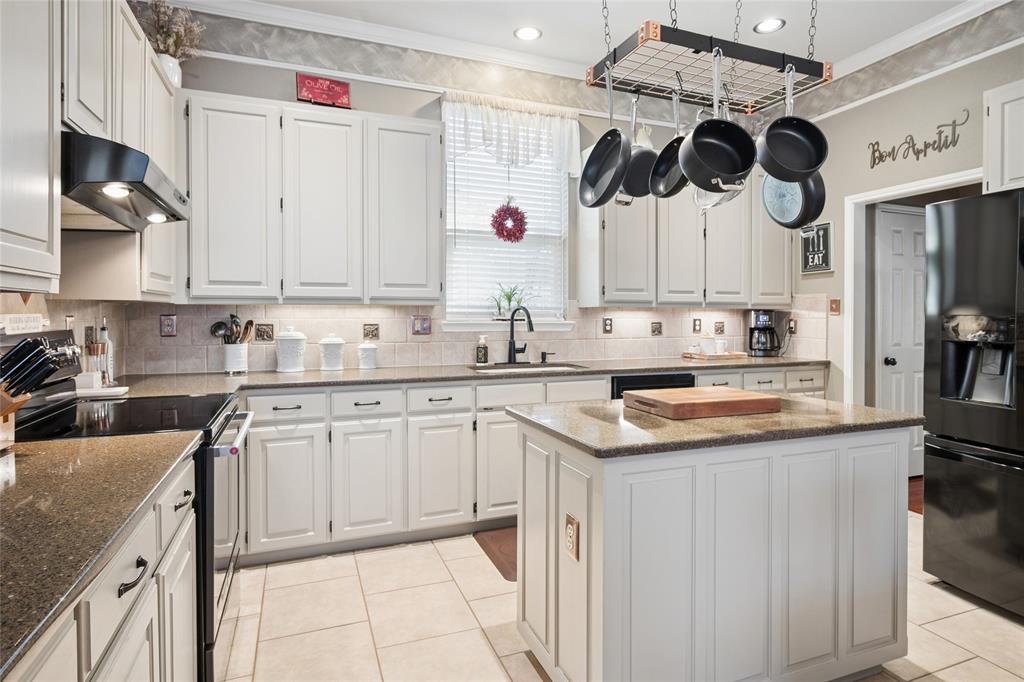 993 Pheasant Ridge Keller, TX 76248 - Photo 11 of 29 quartz countertops