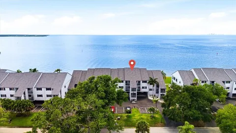 $275,000 | 818 Bahia Del Sol Drive, Unit 28, Ruskin, FL 33570