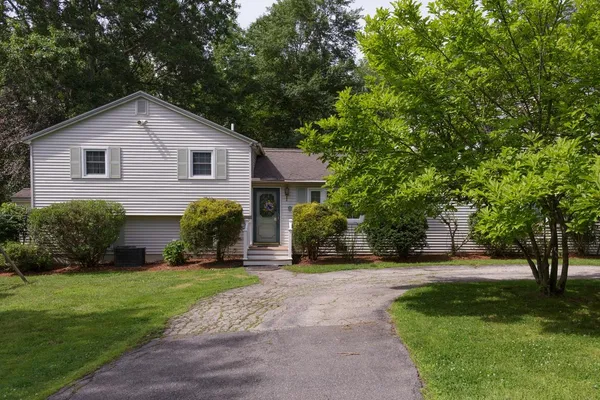 $644,900 | 9 Severance Drive, Londonderry, NH 03053