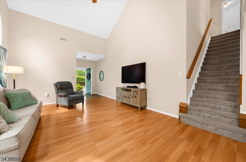8 Cottage Place Somerville, NJ 08876 - Photo 7 of 42