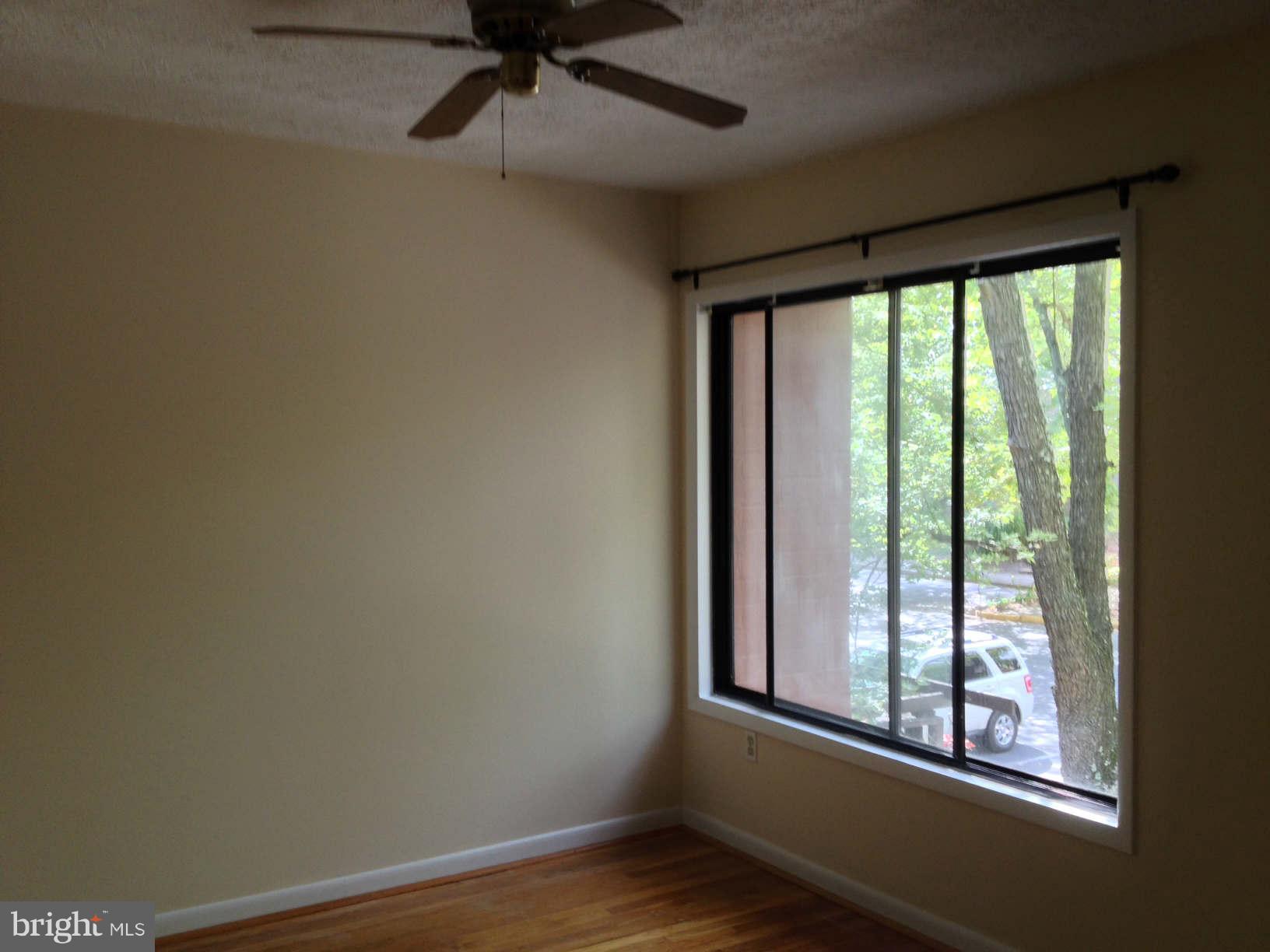 1327 Northgate Square Reston, VA 20190 - Photo 12 of 17 Bath (Master)
