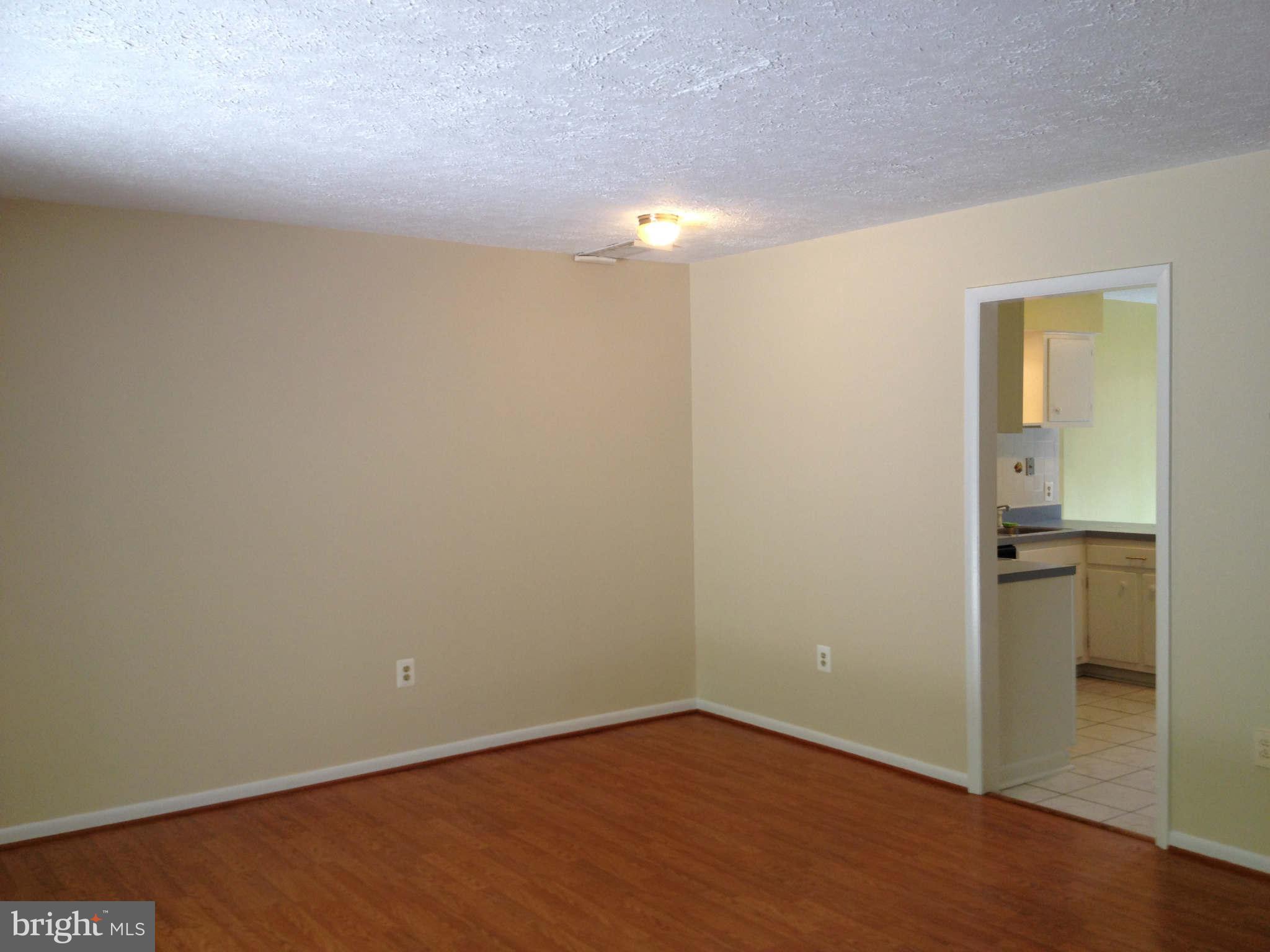 1327 Northgate Square Reston, VA 20190 - Photo 3 of 17 Dining Room
