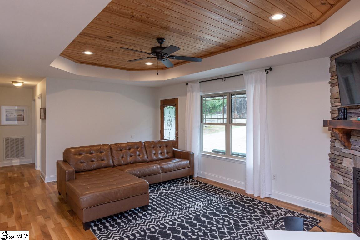 130 Good Road Landrum, SC 29356 - Photo 5 of 30