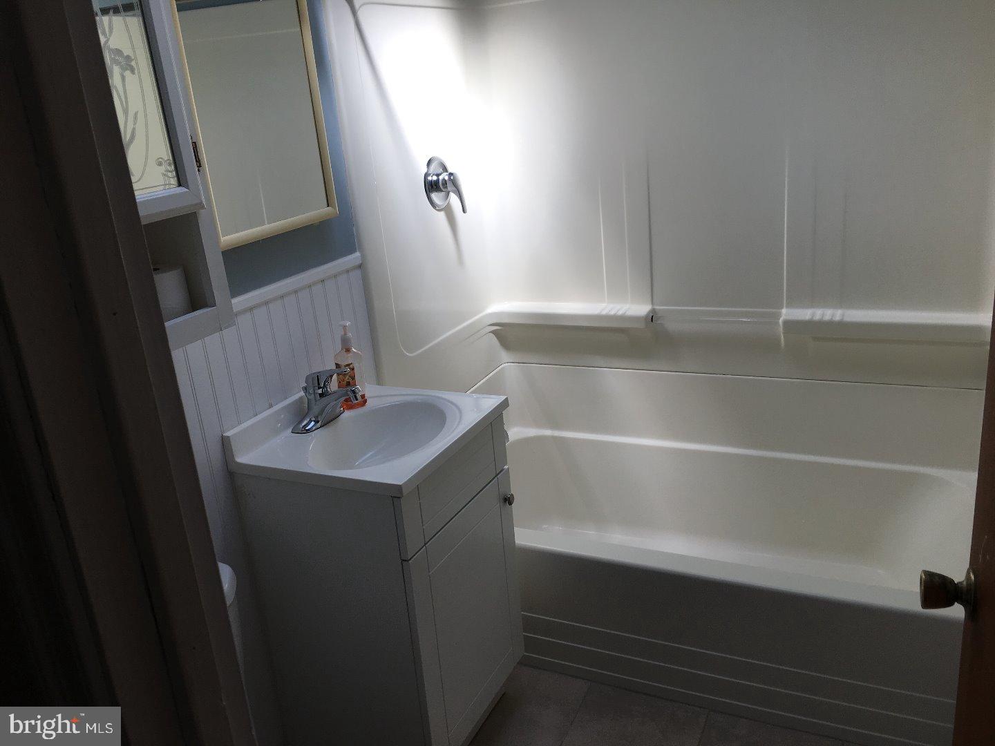 3514 Decatur Street Philadelphia, PA 19136 - Photo 14 of 24 Bathroom