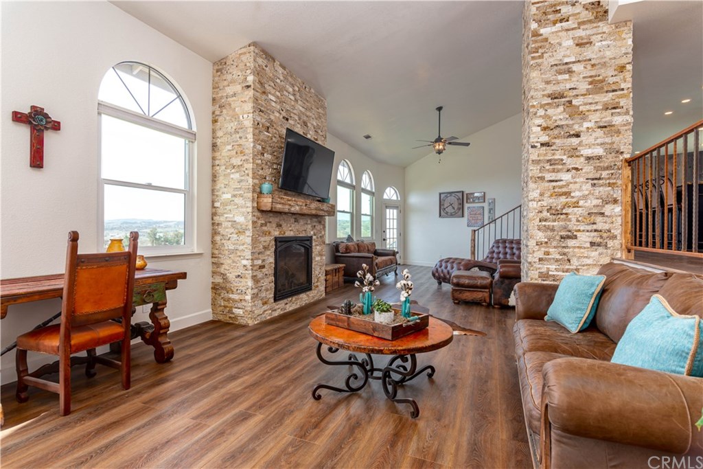 1290 Spanish Camp Road Paso Robles, CA 93446 - Photo 3 of 29