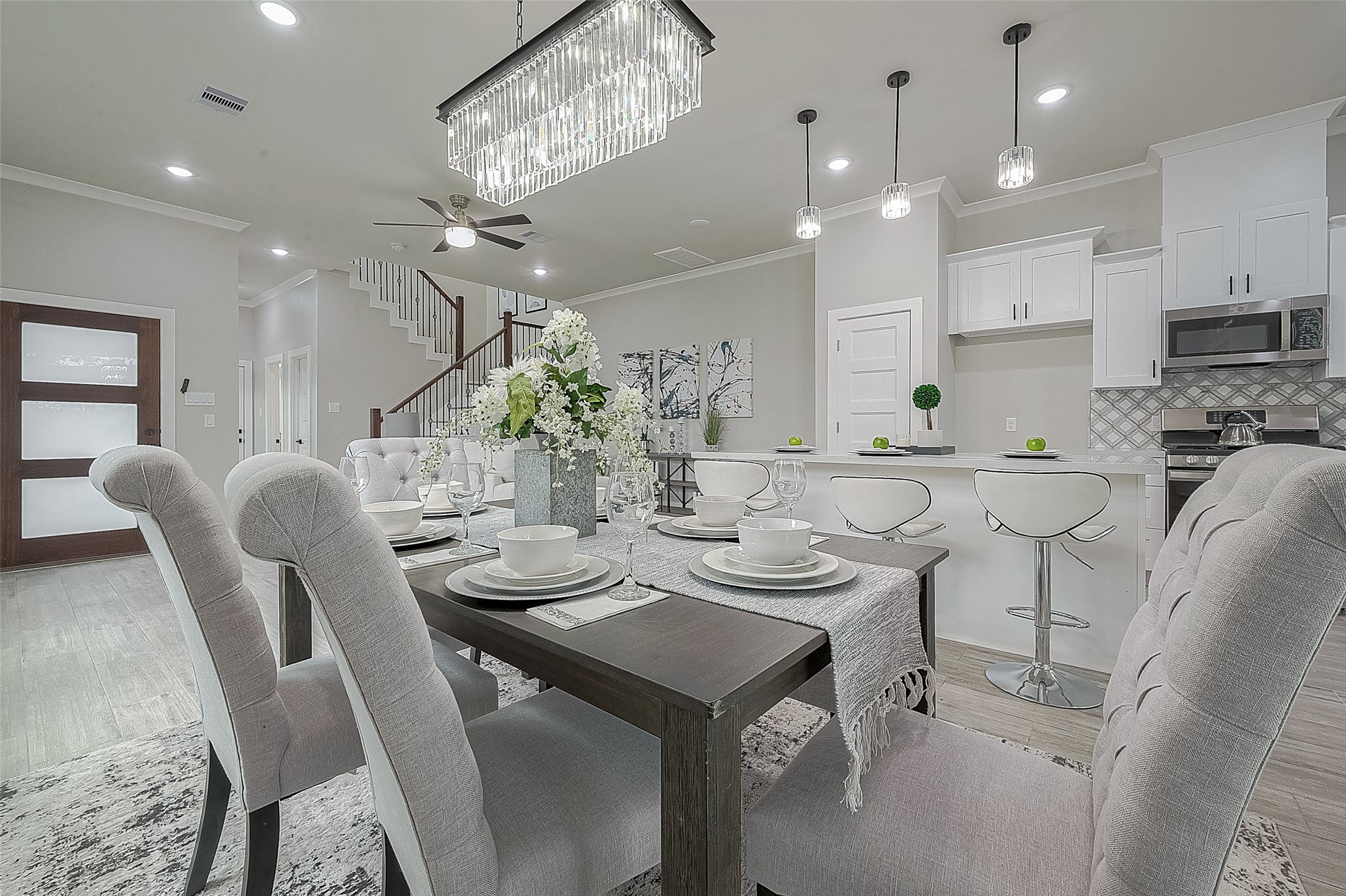 7108 St Augustine Street Houston, TX 77021 - Photo 15 of 21 a view of a dining room with furniture