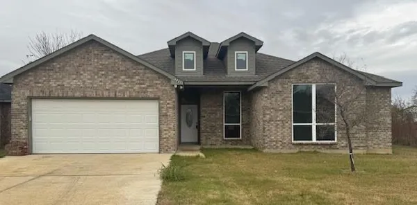 $289,000 | 335 Port Drive, Gun Barrel City, TX 75156